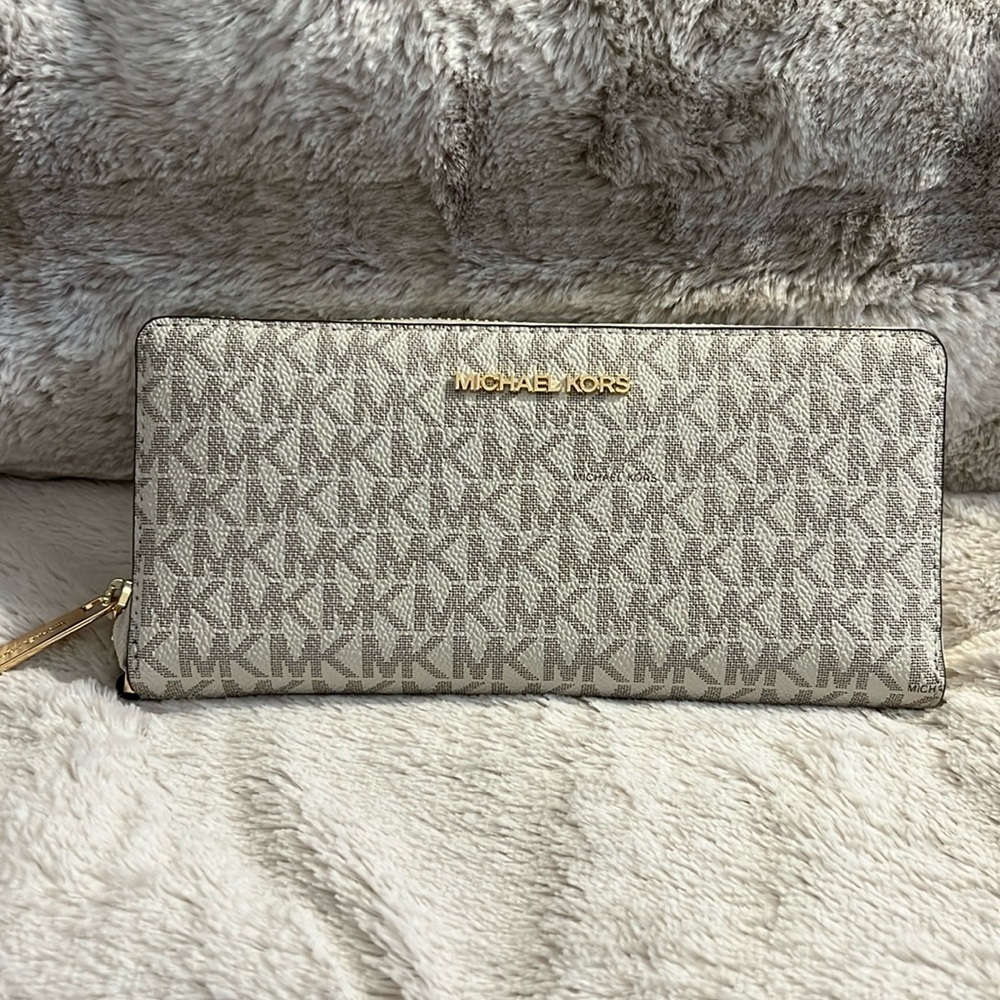Michael Kors wallet